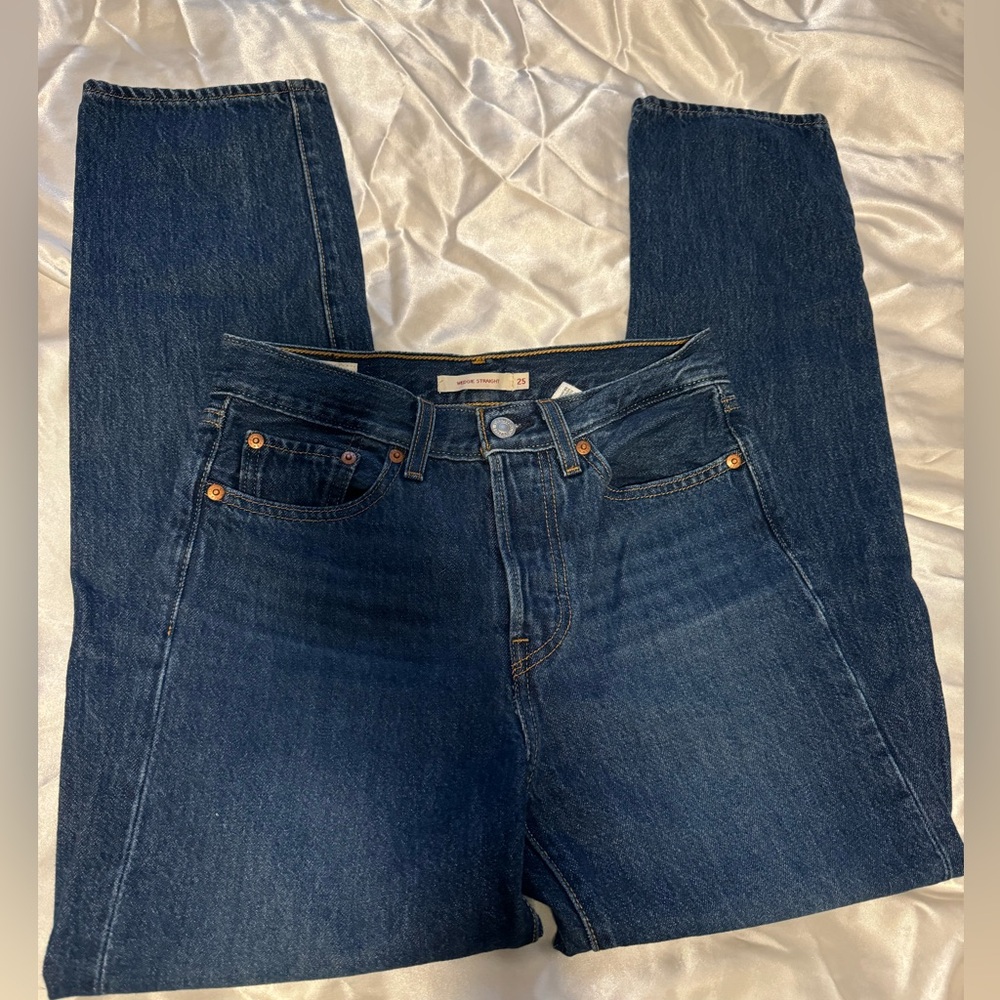 Dark Wash Levi’s Wedgie Straight Jeans